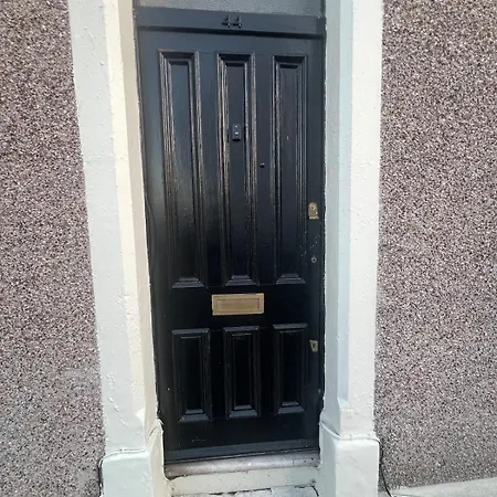 Lovely Spacious House In Fishponds