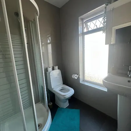Hébergement de vacances Lovely Spacious House In Fishponds *
